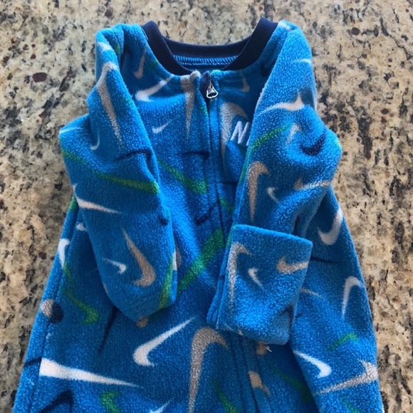 Newborn onesie with feet and mittens Nike blue and green - Picture 3 of 6